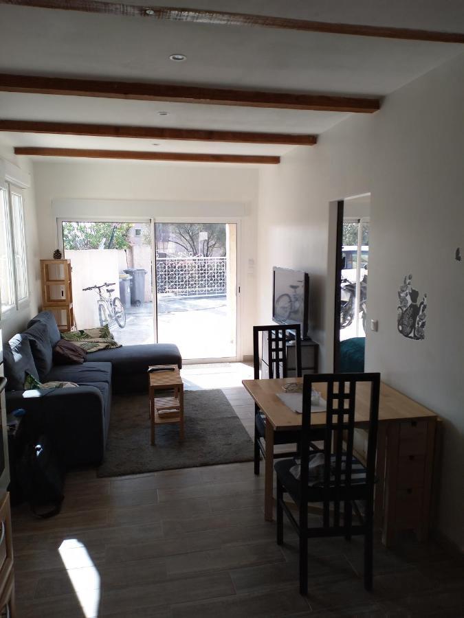 Maison vers les vignes Alignan-du-Vent Extérieur photo